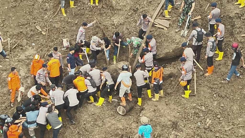 Bencana Tanah Longsor di Tana Toraja Menelan Korban 20 Jiwa, Aktivis Sarankan&nbsp;Ini