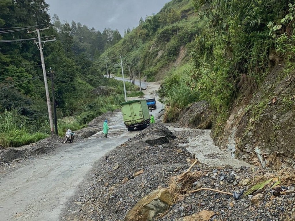 Tambang Pasir dan Batu Rusak Jalan Nagari Air&nbsp;Dingin