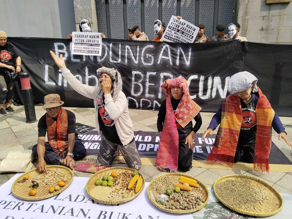 Kala Warga Dairi Tuntut Setop Pendanaan ke Tambang&nbsp;Seng