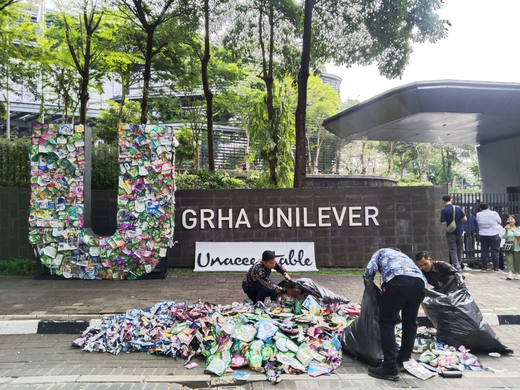 Komitmen Unilever Kurangi Plastik Diragukan, Aktivis Minta Pertanggungjawaban