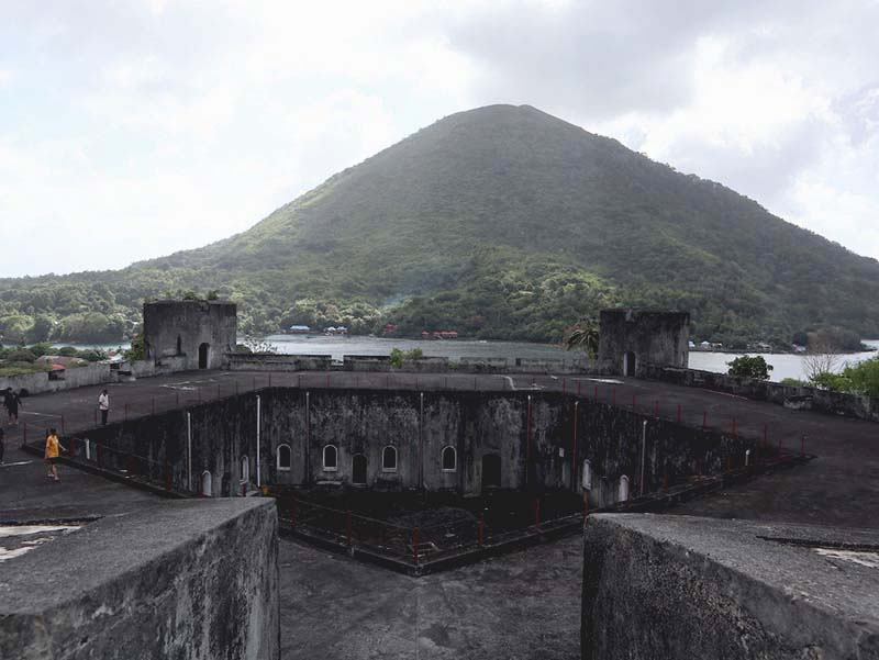 Resolusi Banda Neira: Satu Dekade Pemerintahan Jokowi dan Presiden&nbsp;Baru